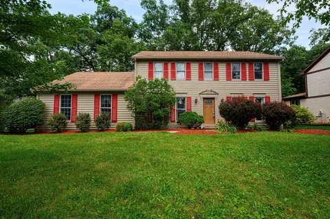 5066 Longrifle Rd, Westerville, OH 43081
