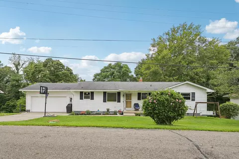 449 Lynwood Ln, Lancaster, OH 43130