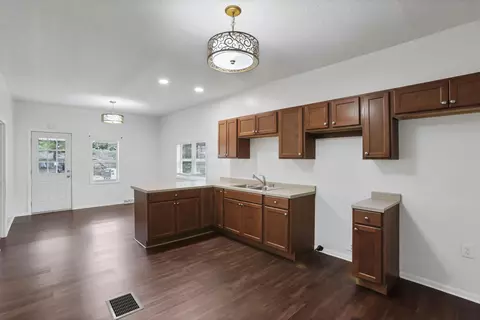 108 Wells St, Corning, OH 43730 photo 10