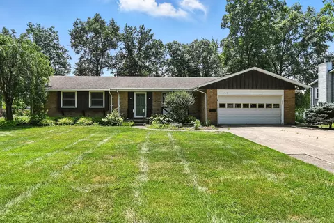 1515 Oakridge Dr, Bucyrus, OH 44820