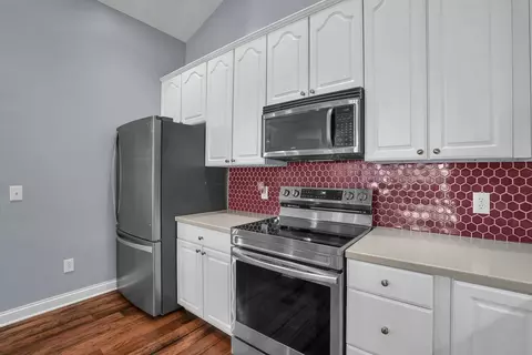 Kitchen - 4887 Rays Cir, Dublin, OH 43016 photo 2 of 3