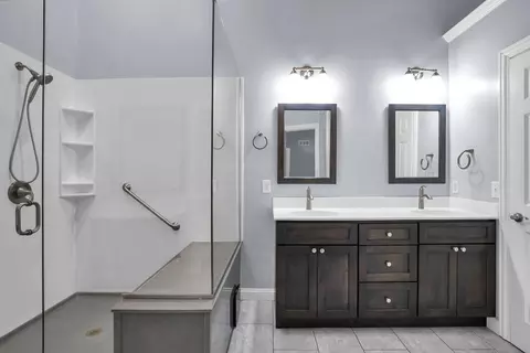 Bath - 4887 Rays Cir, Dublin, OH 43016 photo 1 of 4