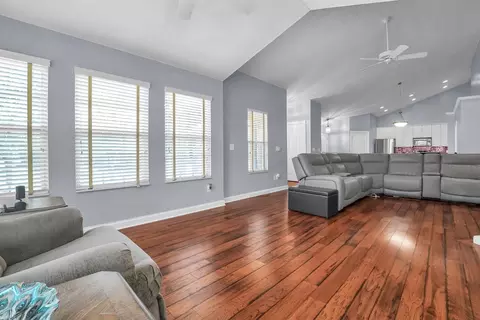 Living - 4887 Rays Cir, Dublin, OH 43016 photo 2 of 2