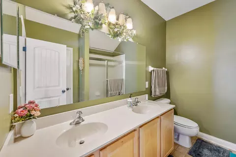 Bath - 5614 Spring River Ave, Dublin, OH 43016 photo 3 of 4