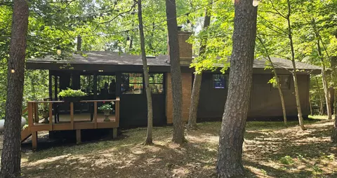 82 Lodge Ln, Sugar Grove, OH 43155