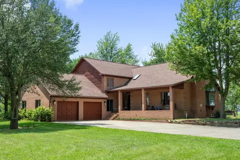 1178 London Rd, West Jefferson, OH 43162