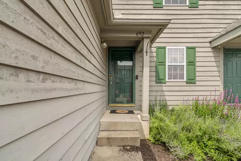 692 Parkbluff Way, Lewis Center, OH 43035