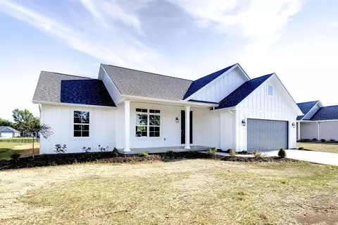 555 Cannondale Ave, Johnstown, OH 43031