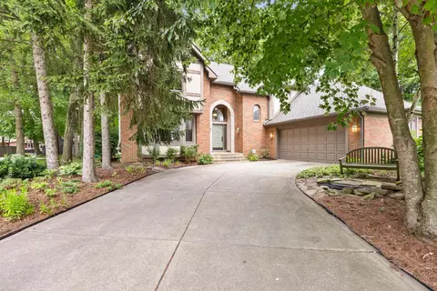 166 Fawn Ct, Westerville, OH 43081