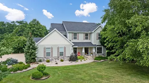 135 Stone Creek Dr, Granville, OH 43023