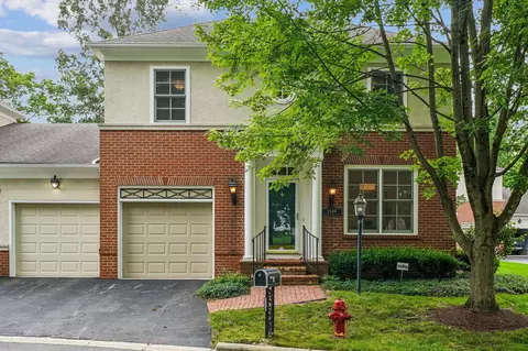 1349 White Oak Ln, New Albany, OH 43054