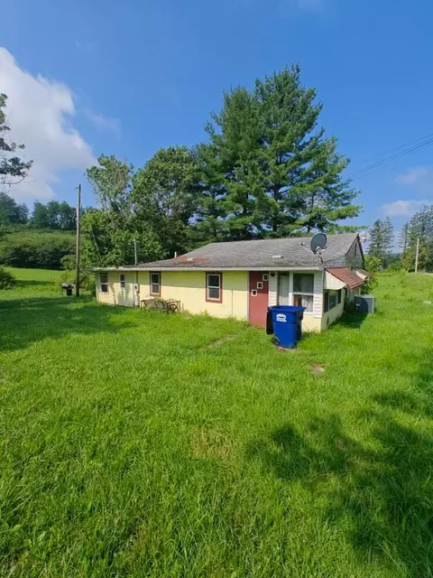 10646 Watson Rd SE, Heath, OH 43056