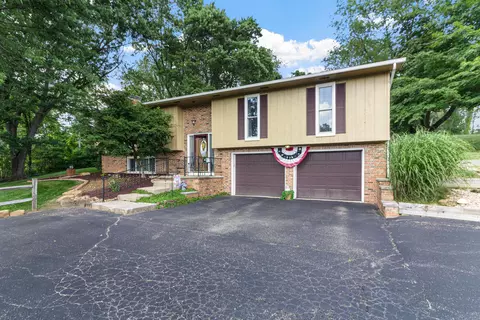 1708 Longwood Dr NE, Lancaster, OH 43130