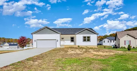 32366 Lilac Ln, Logan, OH 43138