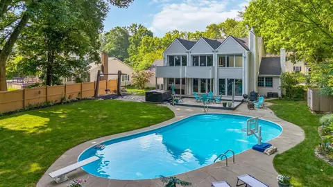 1318 Hickory Ridge Ln, Columbus, OH 43235