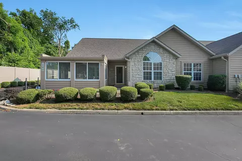 102 Canterbrick Dr, Westerville, OH 43082