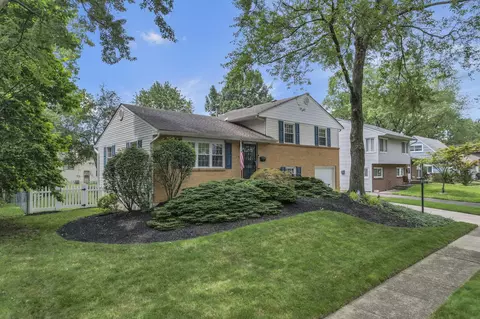 4861 Dickens Dr, Columbus, OH 43227