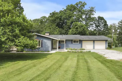 1725 Graham Dr NE, Lancaster, OH 43130