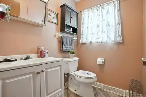 Bath - 5328 Torchwood Loop E, Columbus, OH 43229 photo 1 of 6