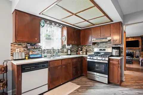 Kitchen - 5328 Torchwood Loop E, Columbus, OH 43229 photo 1 of 2