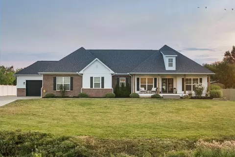 4881 Hoover Rd, Grove City, OH 43123