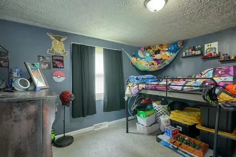Bedroom - 135 Pontious Ln, Circleville, OH 43113 photo 1 of 6