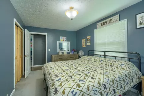 Bedroom - 135 Pontious Ln, Circleville, OH 43113 photo 5 of 6