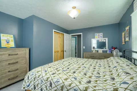 Bedroom - 135 Pontious Ln, Circleville, OH 43113 photo 6 of 6