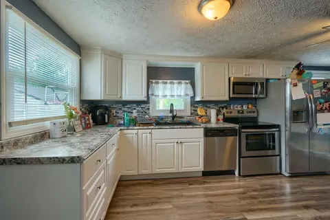 Kitchen - 135 Pontious Ln, Circleville, OH 43113 photo 2 of 2