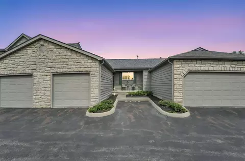 9138 Parkpoint Ln, Lewis Center, OH 43035