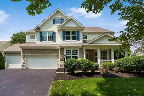 6923 Bishops Crossing Cir, Dublin, OH 43016