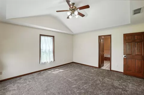 Bedroom - 6694 Brooks Miller Rd, Circleville, OH 43113 photo 2 of 8
