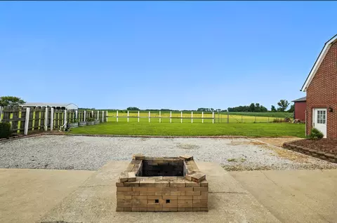Exterior - 6694 Brooks Miller Rd, Circleville, OH 43113 photo 4 of 12