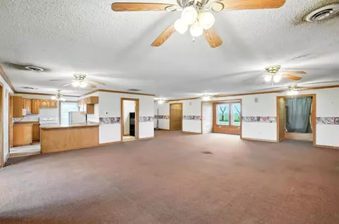 Living - 6694 Brooks Miller Rd, Circleville, OH 43113 photo 5 of 5