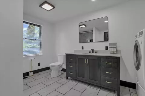 Bath - 10123 Loop Rd, Etna, OH 43046 photo 1 of 6