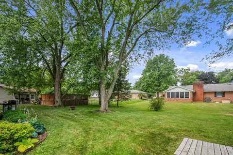 Exterior - 657 Normandy Dr, Marion, OH 43302 photo 7 of 8