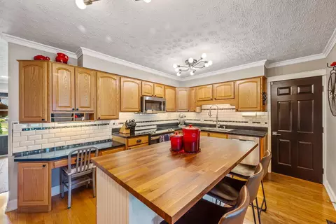 Kitchen - 657 Normandy Dr, Marion, OH 43302 photo 1 of 3
