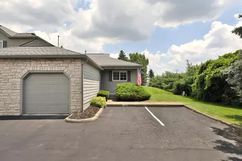 5893 Blendon Place Dr, Columbus, OH 43230