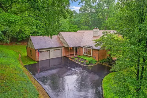 976 Hillside Dr, Newark, OH 43055