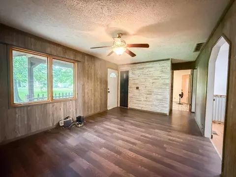 Living - 206 William St, Fulton, OH 43321 photo 4 of 6