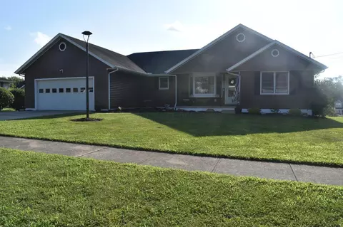 2251 Carper St, Lancaster, OH 43130