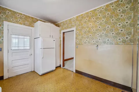Kitchen - 126 Dix Ave, Marion, OH 43302 photo 5 of 5