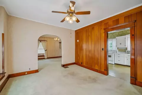 Living - 126 Dix Ave, Marion, OH 43302 photo 5 of 6