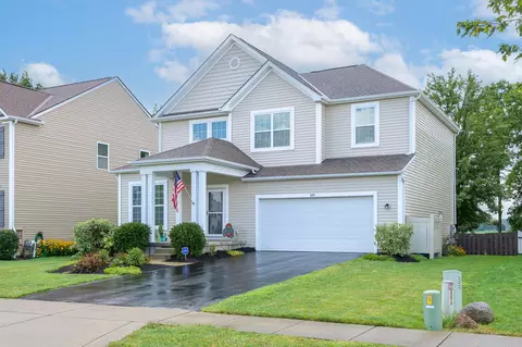 681 Deer Run Dr, Marysville, OH 43040