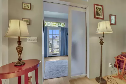 Entry Way - 131 E Chestnut St, Lancaster, OH 43130 photo 4 of 5