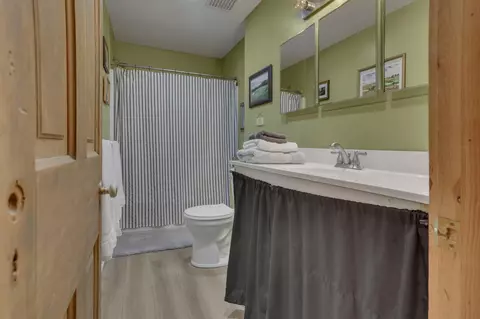 Bath - 131 E Chestnut St, Lancaster, OH 43130 photo 3 of 4