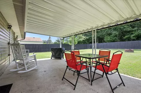 Exterior - 3139 Woonsocket St, Springfield, OH 45503 photo 6 of 12