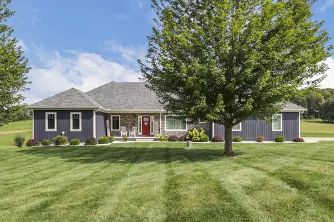 121 Linnridge Dr, Heath, OH 43056