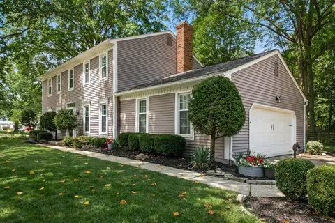 702 Autumn Branch Rd, Westerville, OH 43081