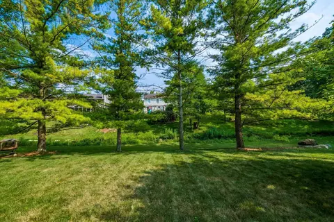 Exterior - 5685 Dublinshire Dr, Dublin, OH 43017 photo 8 of 10